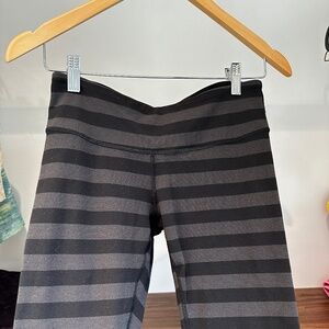 Lululemon wunder unders sz 8 luon